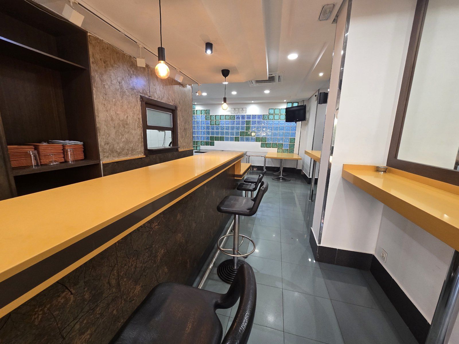 Restaurant à vendre au cœur de Huércal-Overa avec terrasse de 200 m²