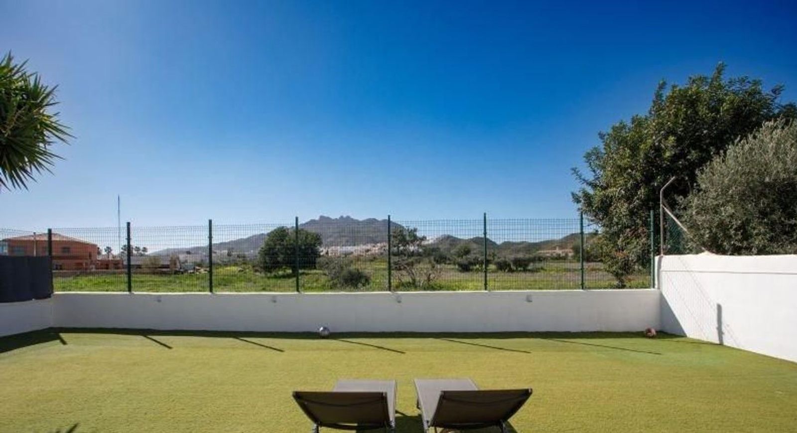 Villa independiente reformada con parcela de 499 m² y solárium en Mojácar Playa - Foto 2