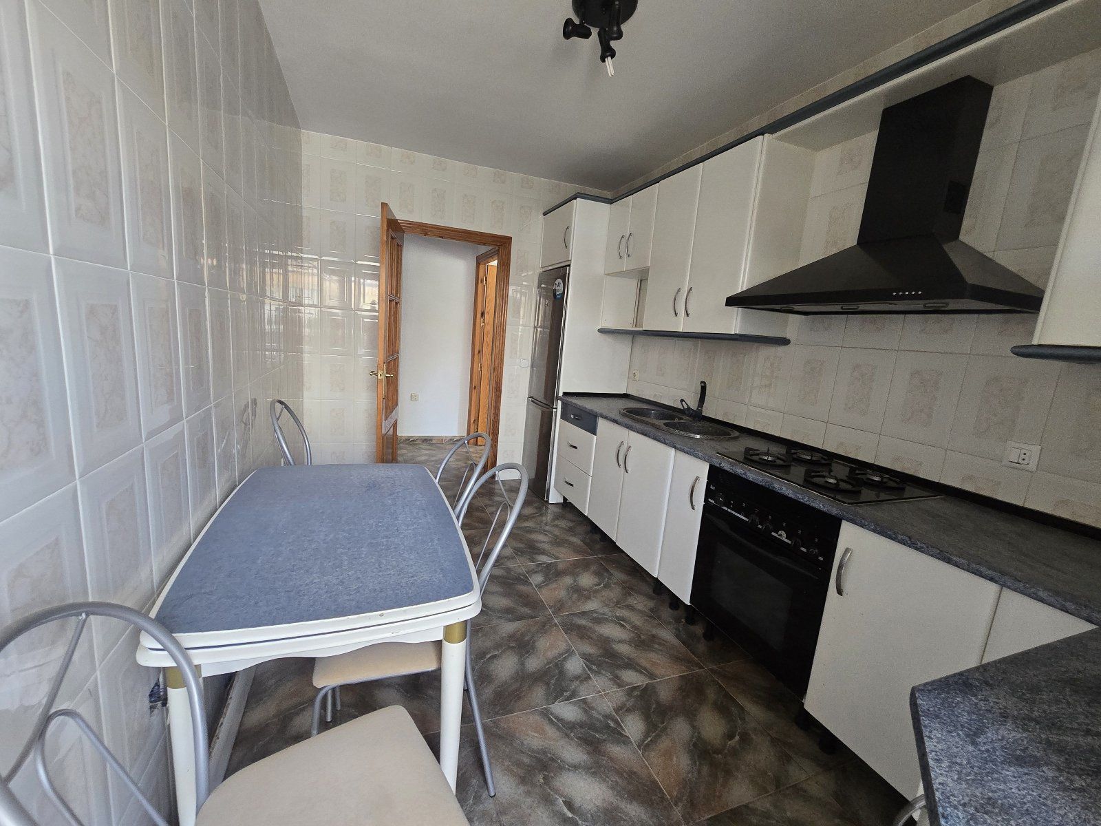 Piso en esquina de 4 dormitorios junto al Parque Adolfo Suárez en Huércal-Overa - Foto 14