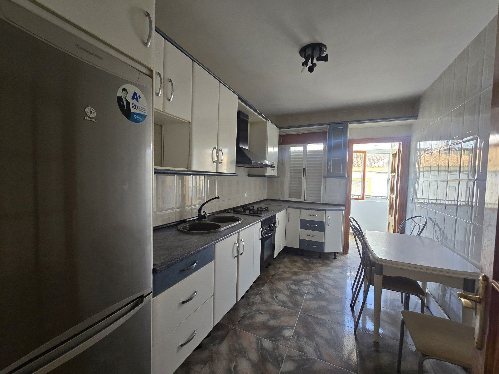 Piso en esquina de 4 dormitorios junto al Parque Adolfo Suárez en Huércal-Overa - Foto 12
