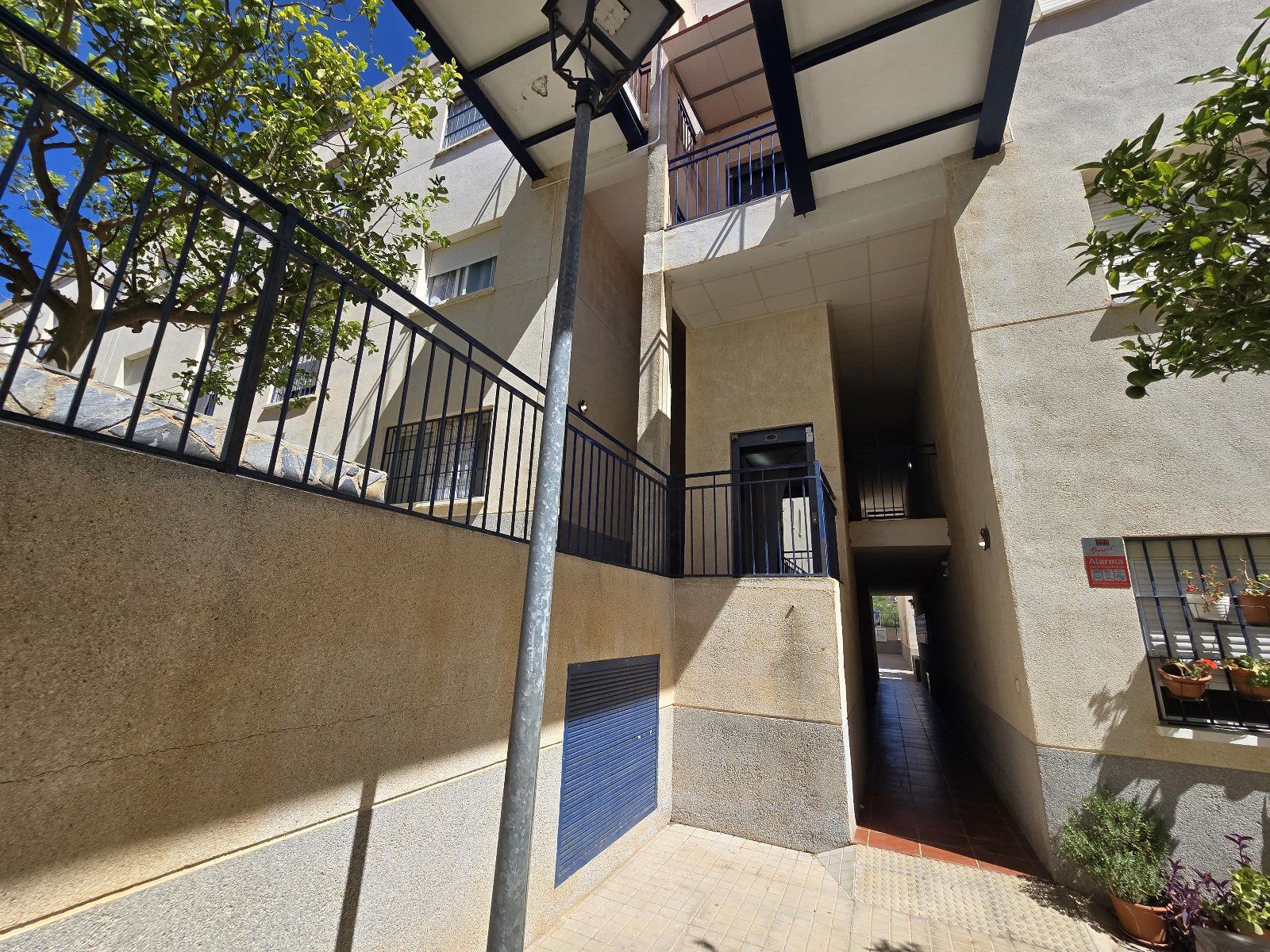 Dúplex de 3 dormitorios amueblado en venta en residencial tranquilo - Foto 42