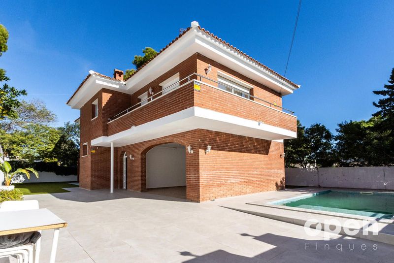 Xalet Independent en venda Cunit, Tarragona. Ref: 1505. Openfinques