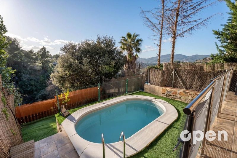 Chalet Independiente en venta Terrassa, Barcelona. Ref: 1596. Openfinques