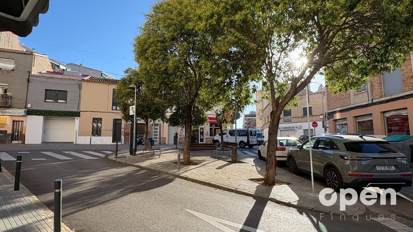 CALLE MONTURIOL - Foto 16