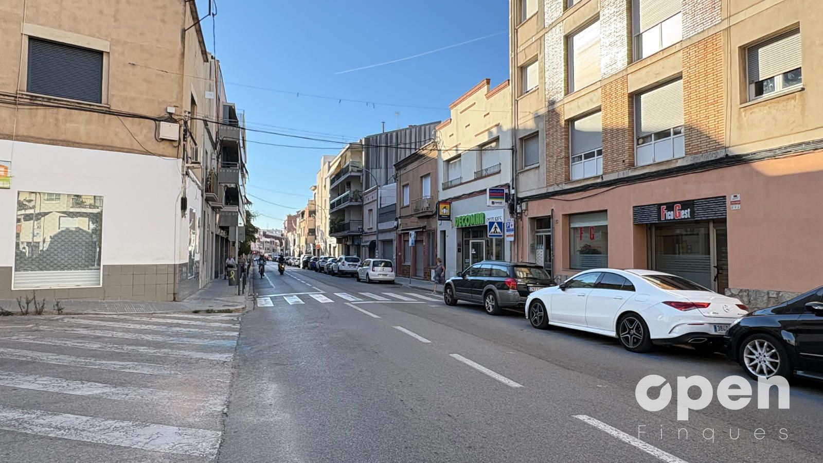 CALLE MONTURIOL - Foto 19