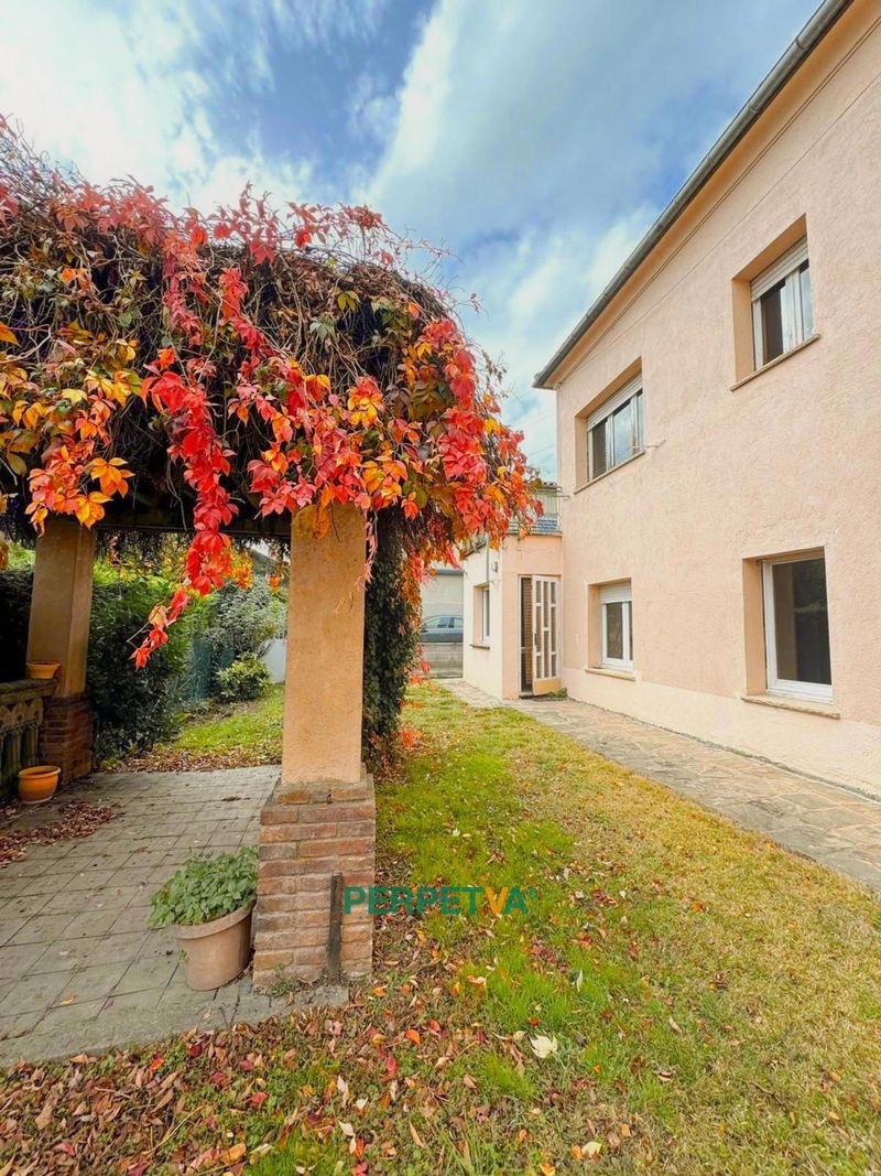 Chalet Independiente en venta Vic, Barcelona. Ref: 1438. PERPETVA