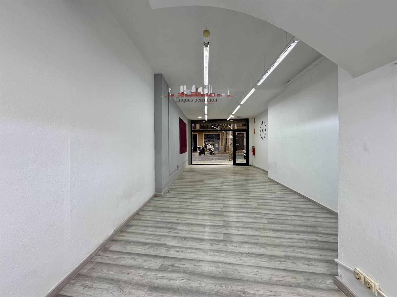 Local Comercial en venda Barcelona. Ref: 3844. Finques Perramon SL