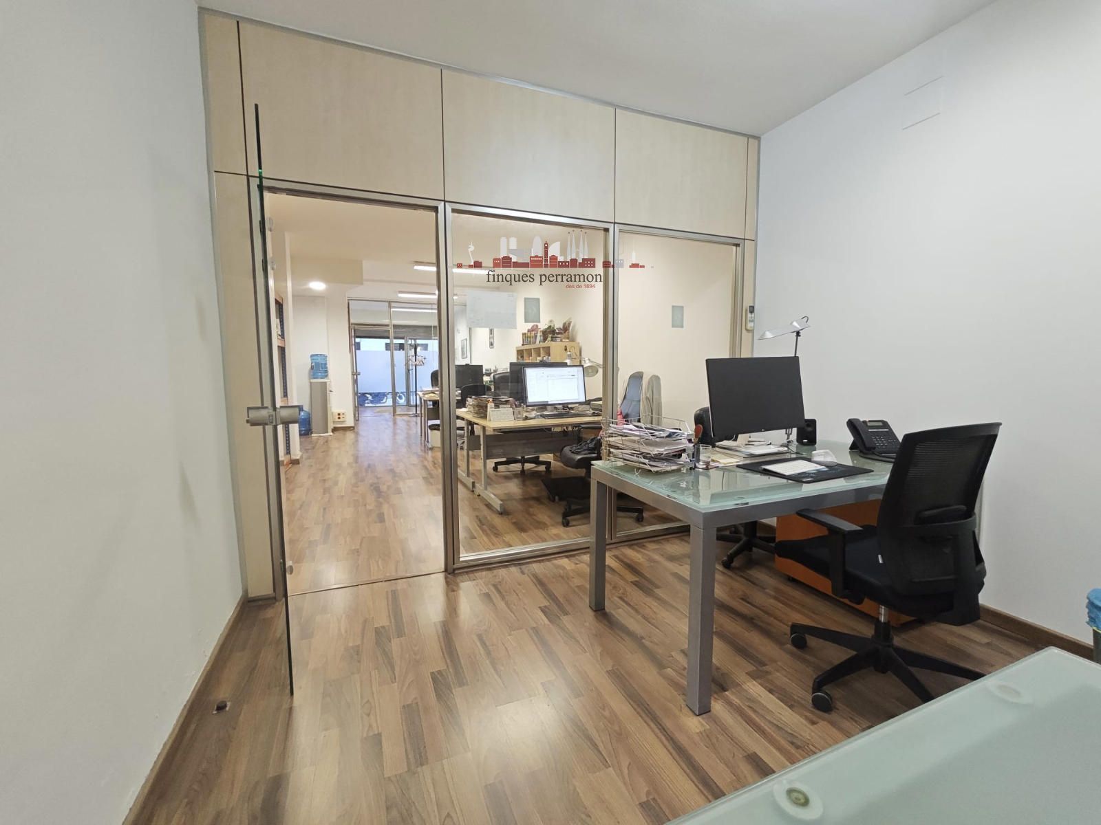 Local Comercial en lloguer Barcelona. Ref: 3910. Finques Perramon SL
