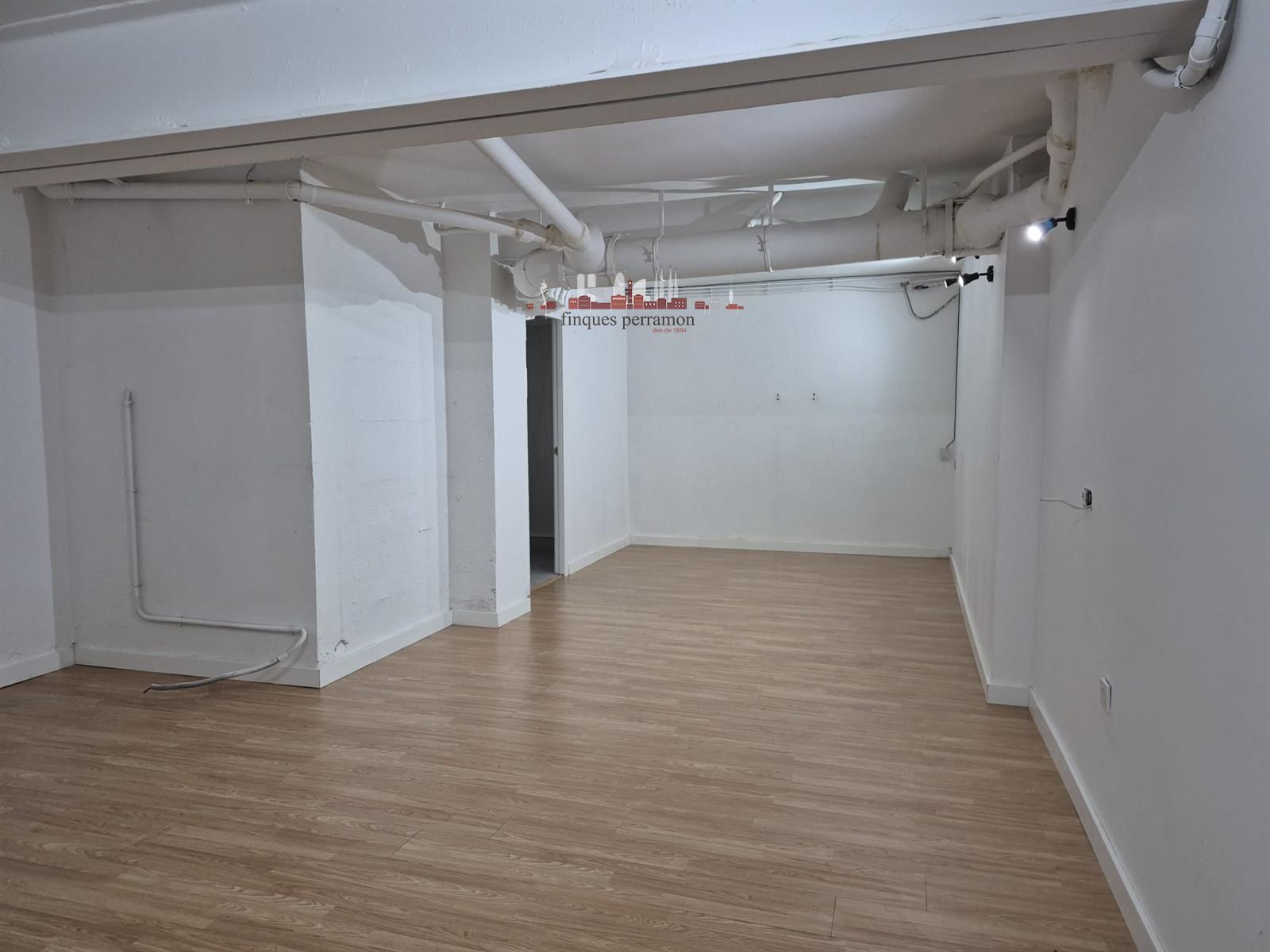 Local Comercial en venda Barcelona. Ref: 3925. Finques Perramon SL