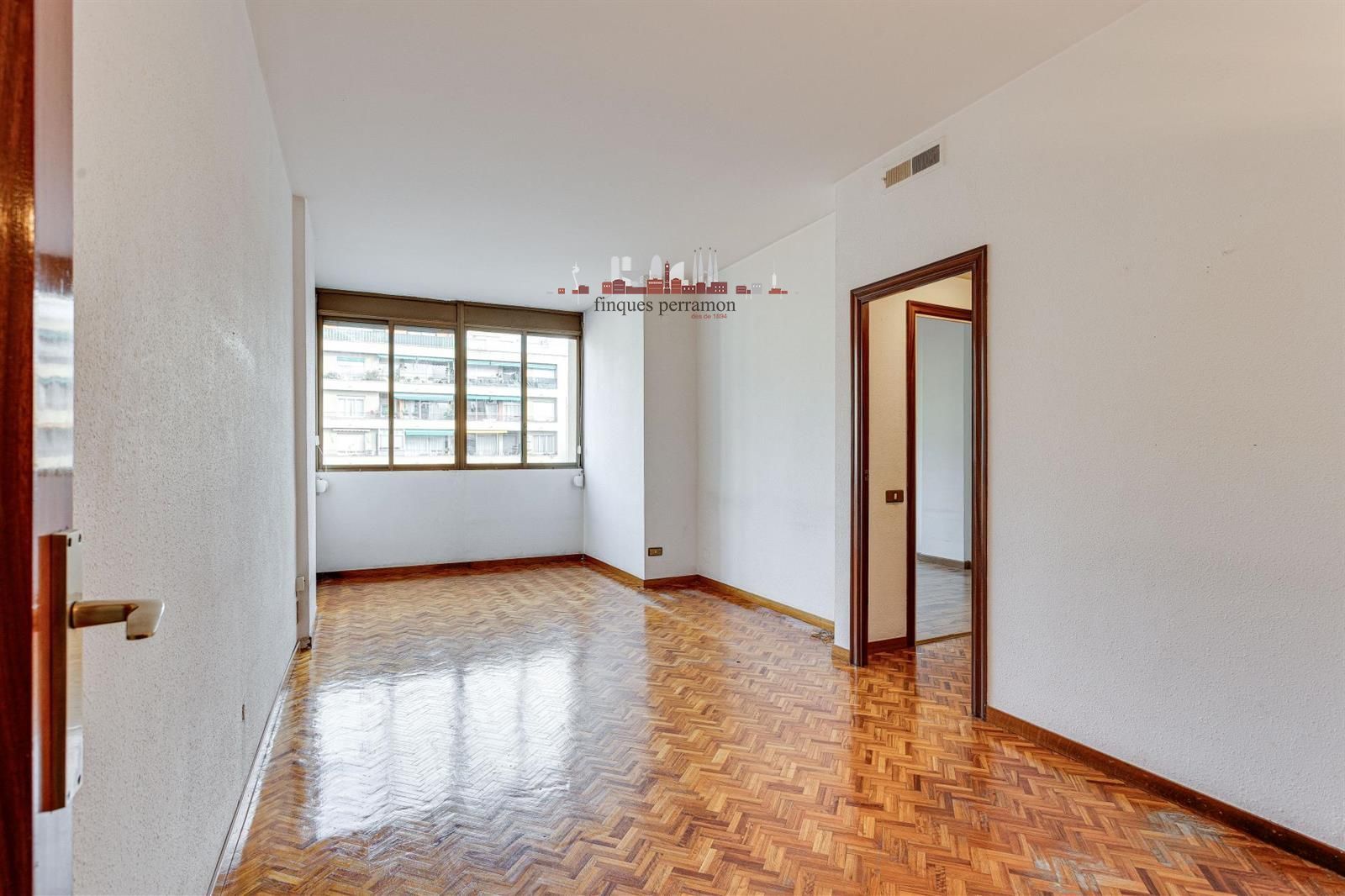 Pis en venda Barcelona. Ref: 3926. Finques Perramon SL