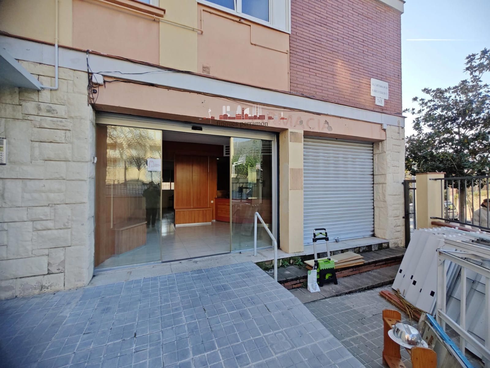 Local Comercial en lloguer Barcelona. Ref: 3956. Finques Perramon SL