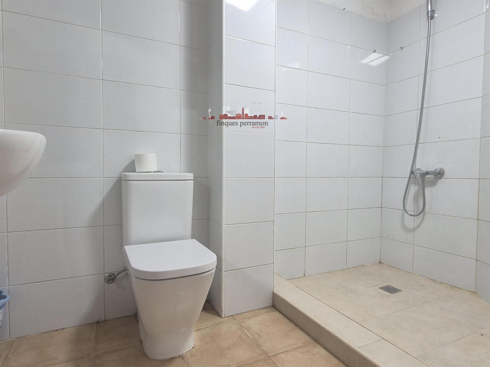 Local Comercial en venda Barcelona. Ref: 3964. Finques Perramon SL