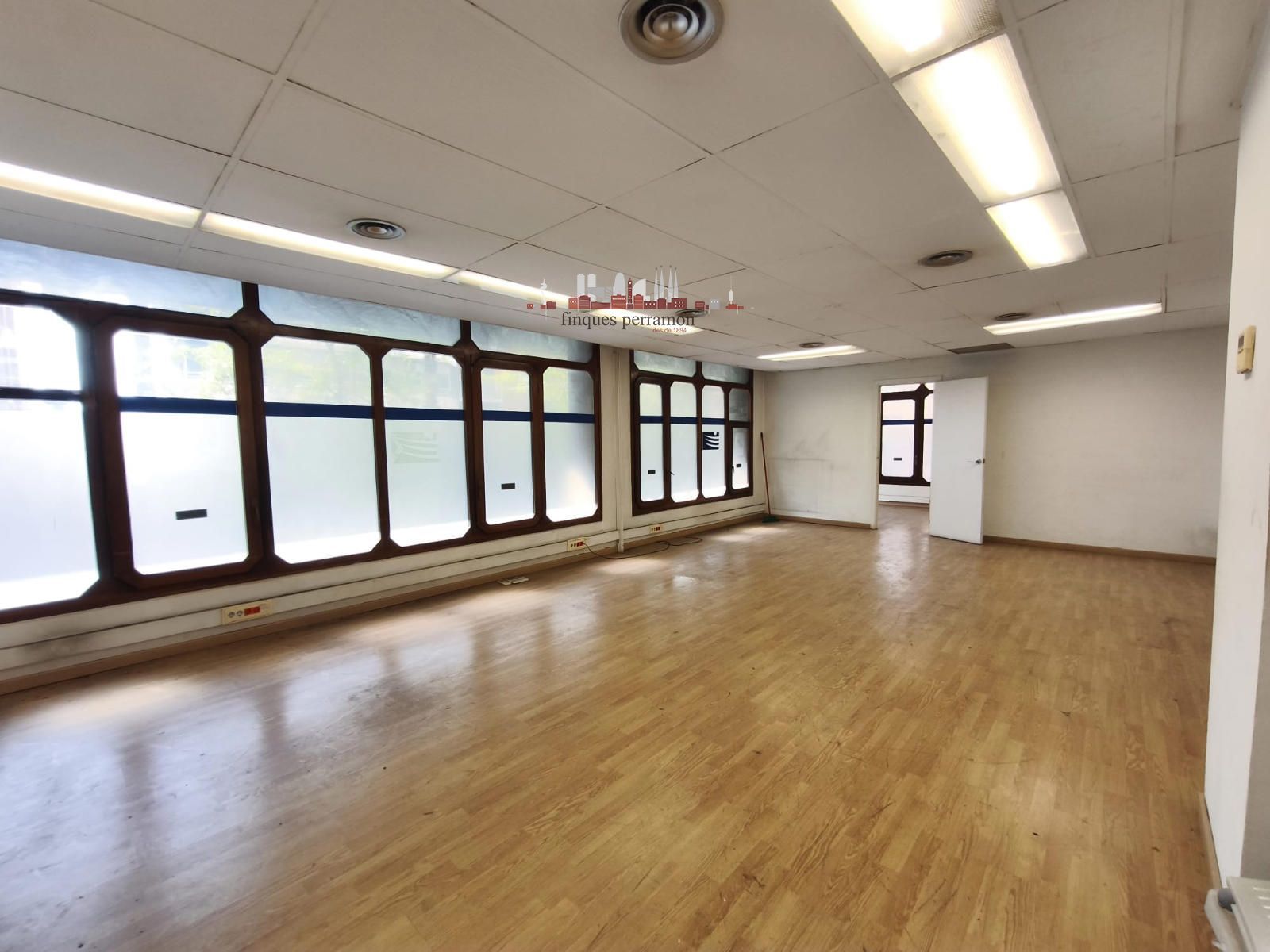 Oficina en lloguer Barcelona. Ref: 3968. Finques Perramon SL