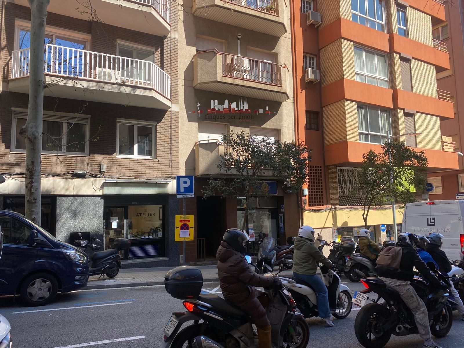 Local Comercial en venda Barcelona. Ref: 3974. Finques Perramon SL