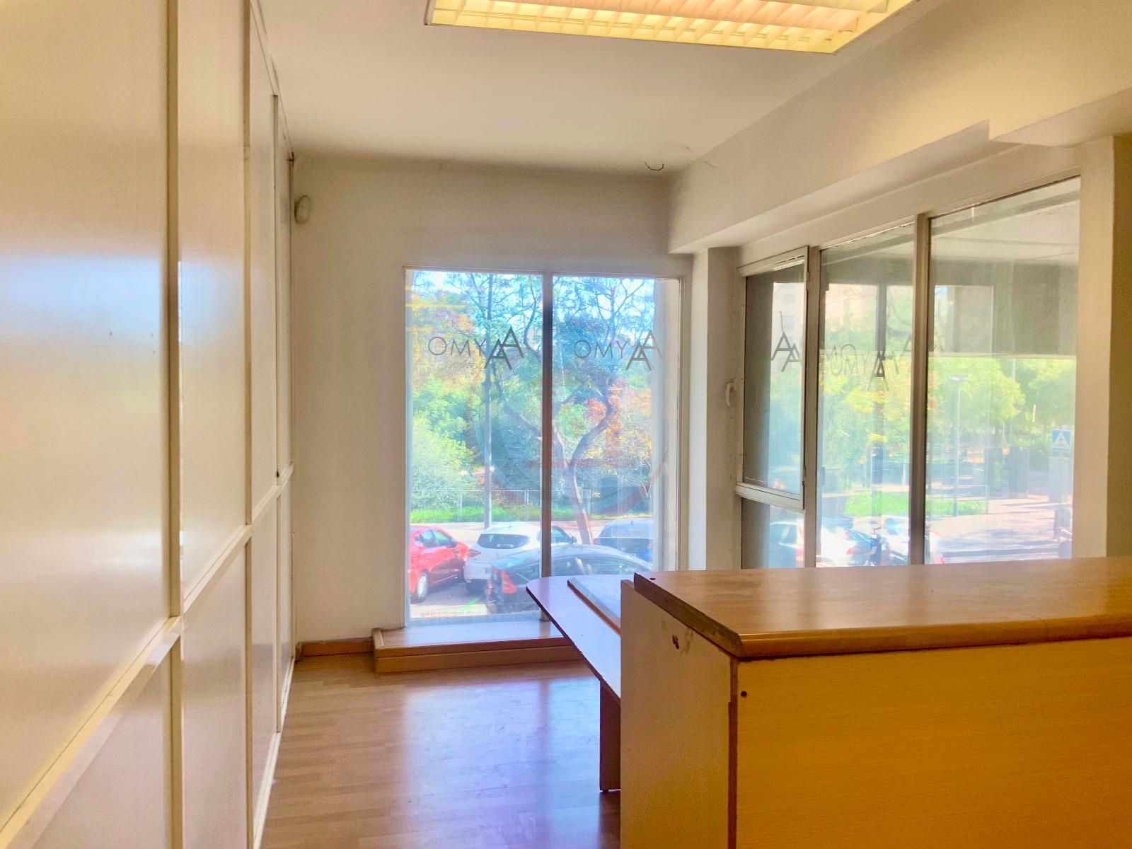 Local Comercial en lloguer Barcelona. Ref: 1205. PLANET HOUSE BARCELONA 