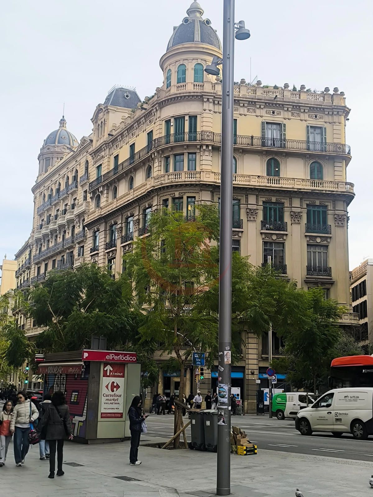 Local Comercial en traspaso Barcelona. Ref: 1245. PLANET HOUSE BARCELONA 