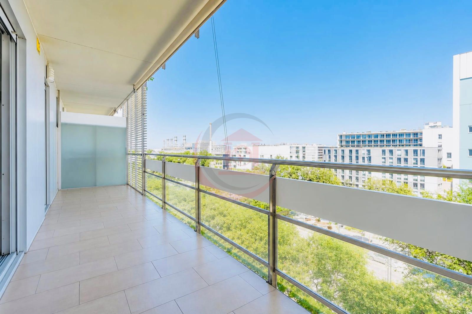 VIVIENDA CERCA AL MAR CON GRAN TERRAZA PRIVADA, TOTALMENTE EXTERIOR CON ACABADOS PREMIUM - Foto 2