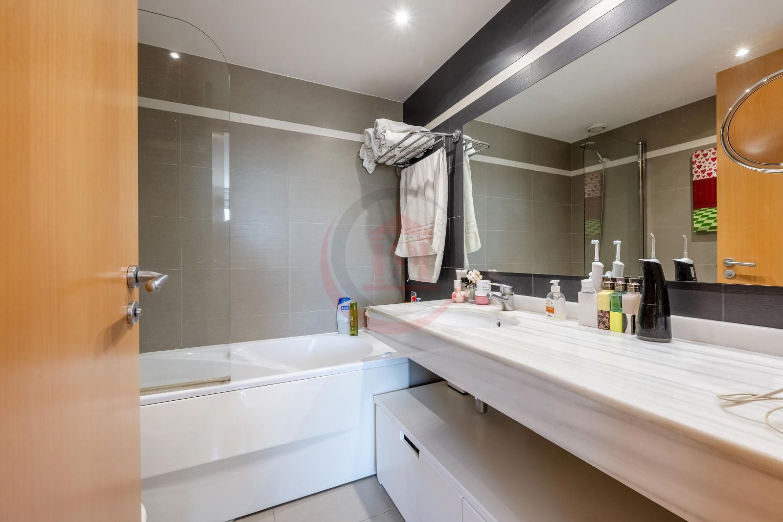 VIVIENDA CERCA AL MAR CON GRAN TERRAZA PRIVADA, TOTALMENTE EXTERIOR CON ACABADOS PREMIUM - Foto 15
