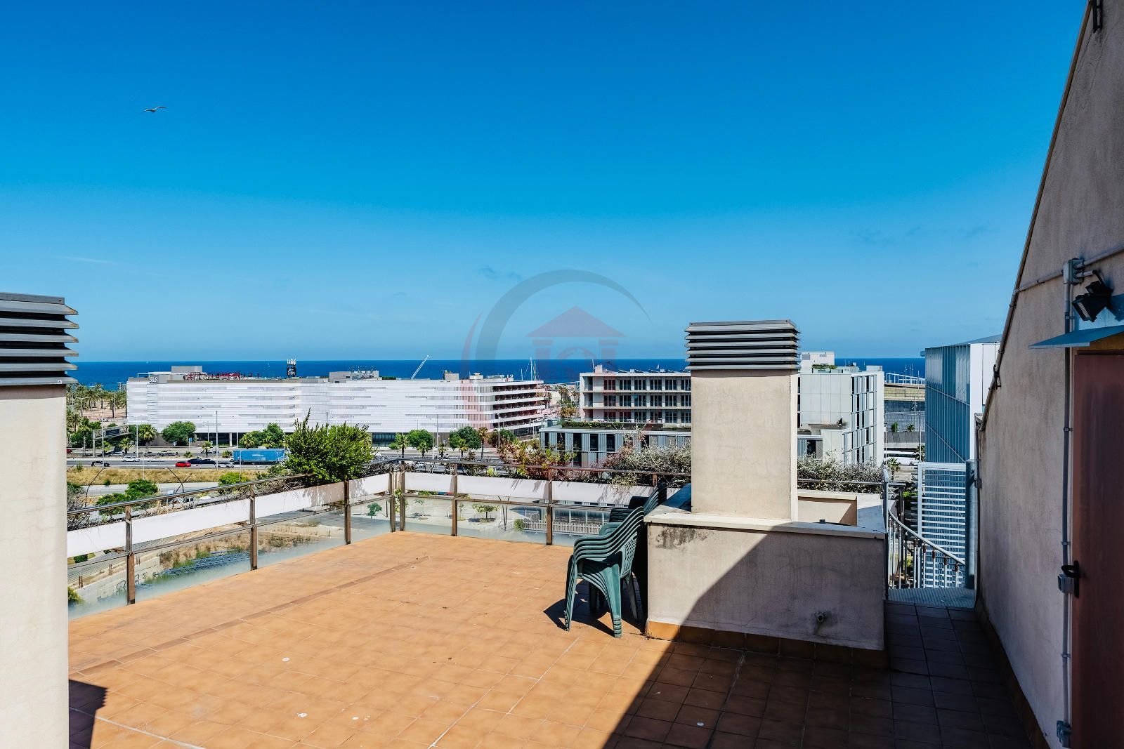 VIVIENDA CERCA AL MAR CON GRAN TERRAZA PRIVADA, TOTALMENTE EXTERIOR CON ACABADOS PREMIUM - Foto 25