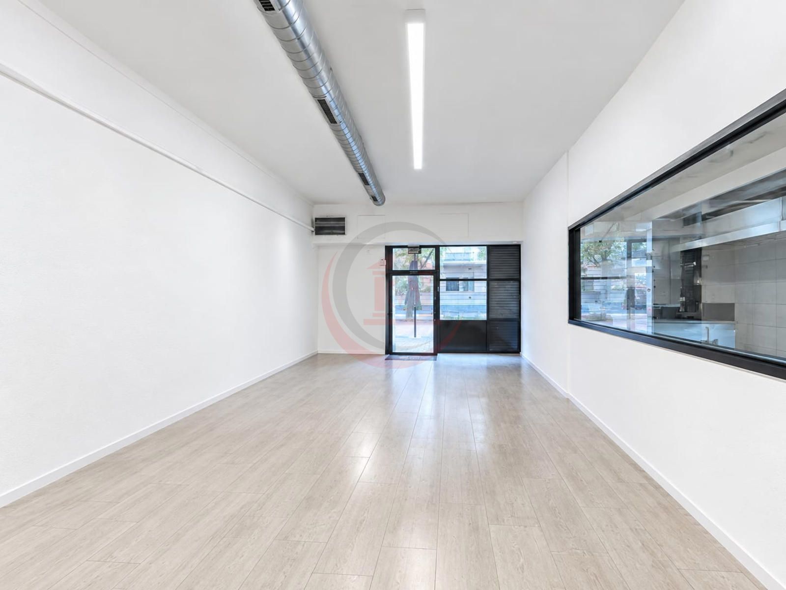 Local Comercial en traspaso Barcelona. Ref: 1337. PLANET HOUSE BARCELONA 
