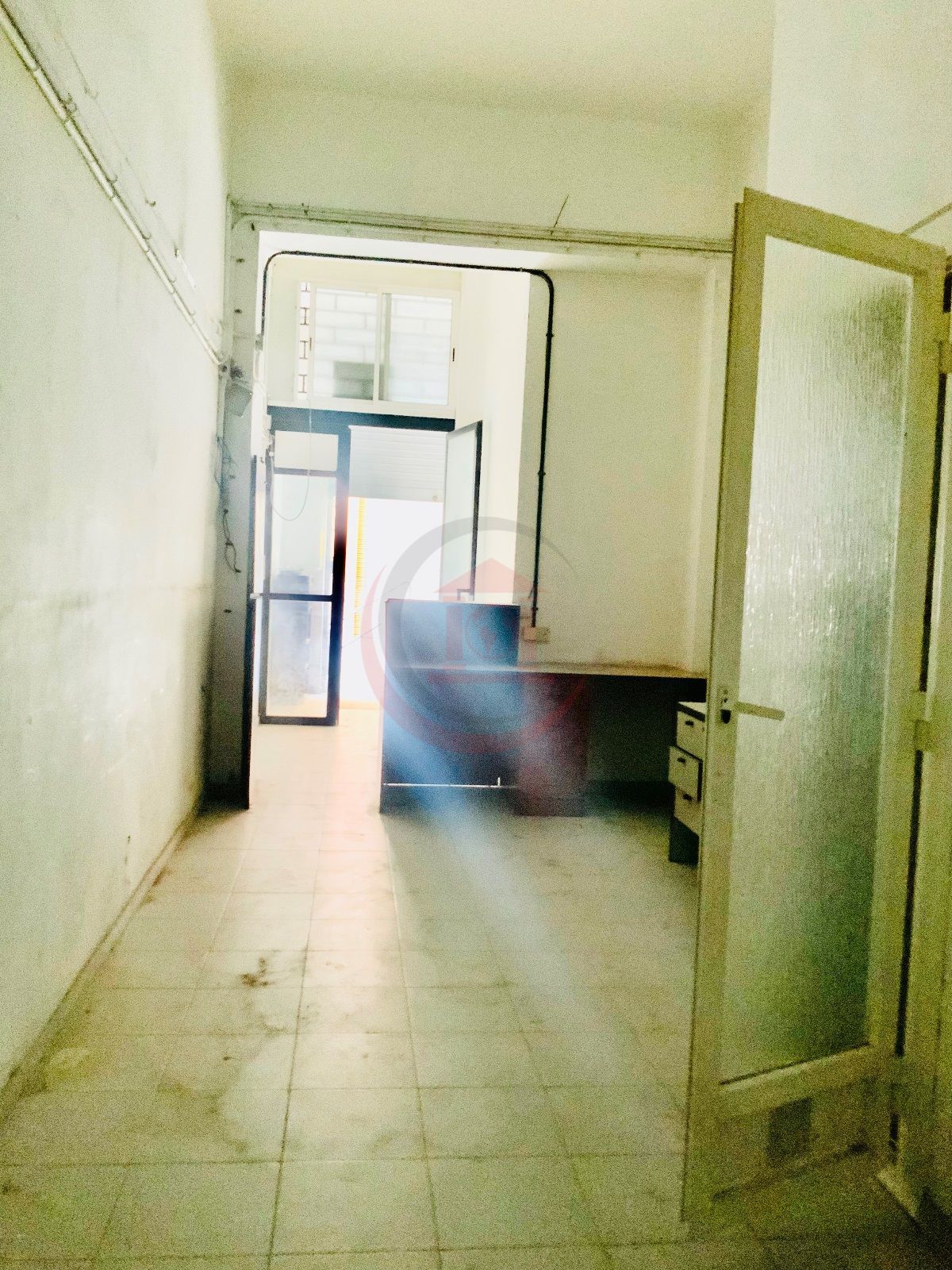 LOCAL MUY AMPLIO DE 245 m² CON GRANDES POSIBILIDADES EN BADALONA - Foto 7
