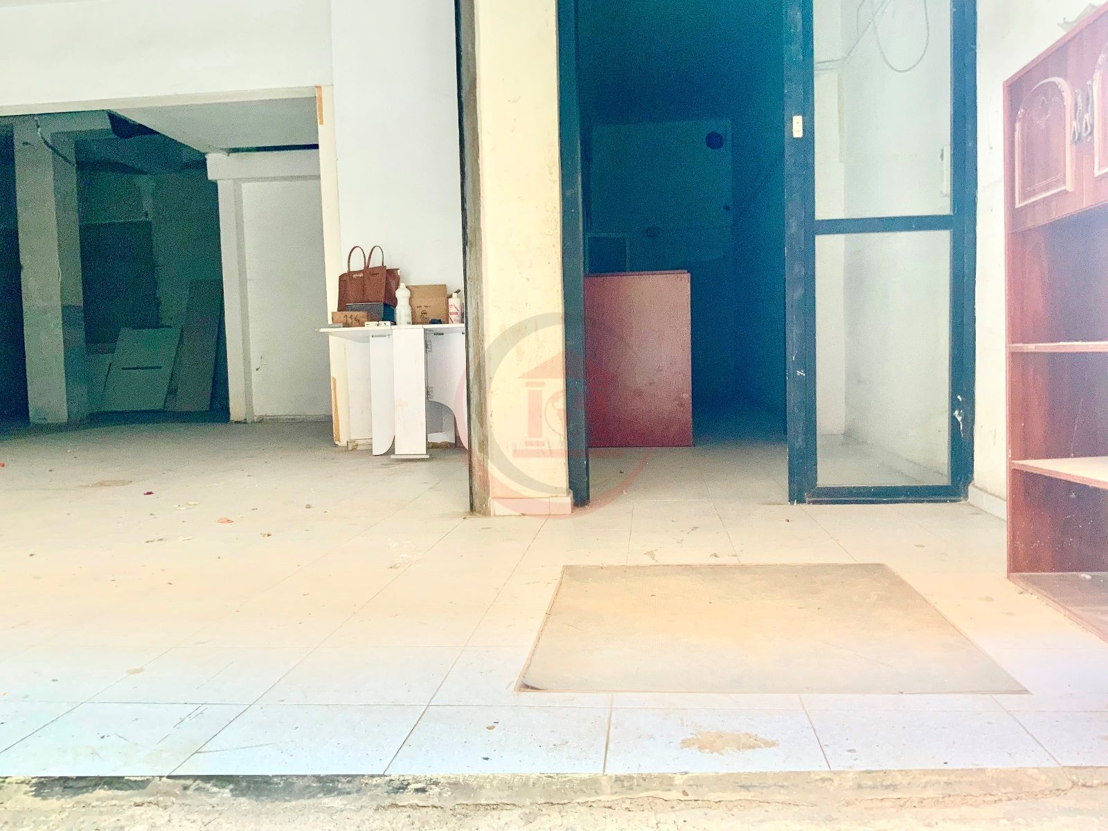 LOCAL MUY AMPLIO DE 245 m² CON GRANDES POSIBILIDADES EN BADALONA - Foto 9