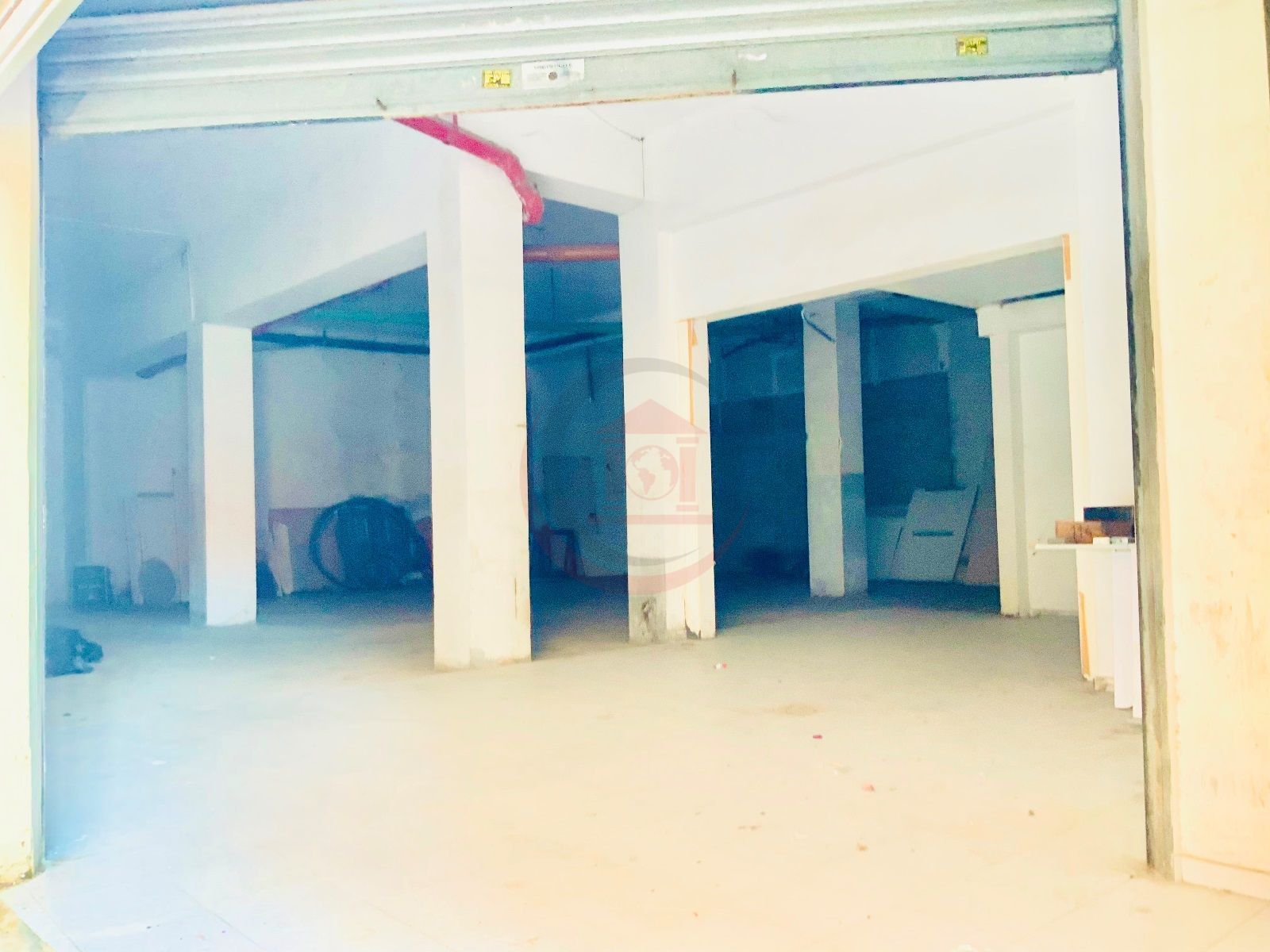 LOCAL MUY AMPLIO DE 245 m² CON GRANDES POSIBILIDADES EN BADALONA - Foto 11