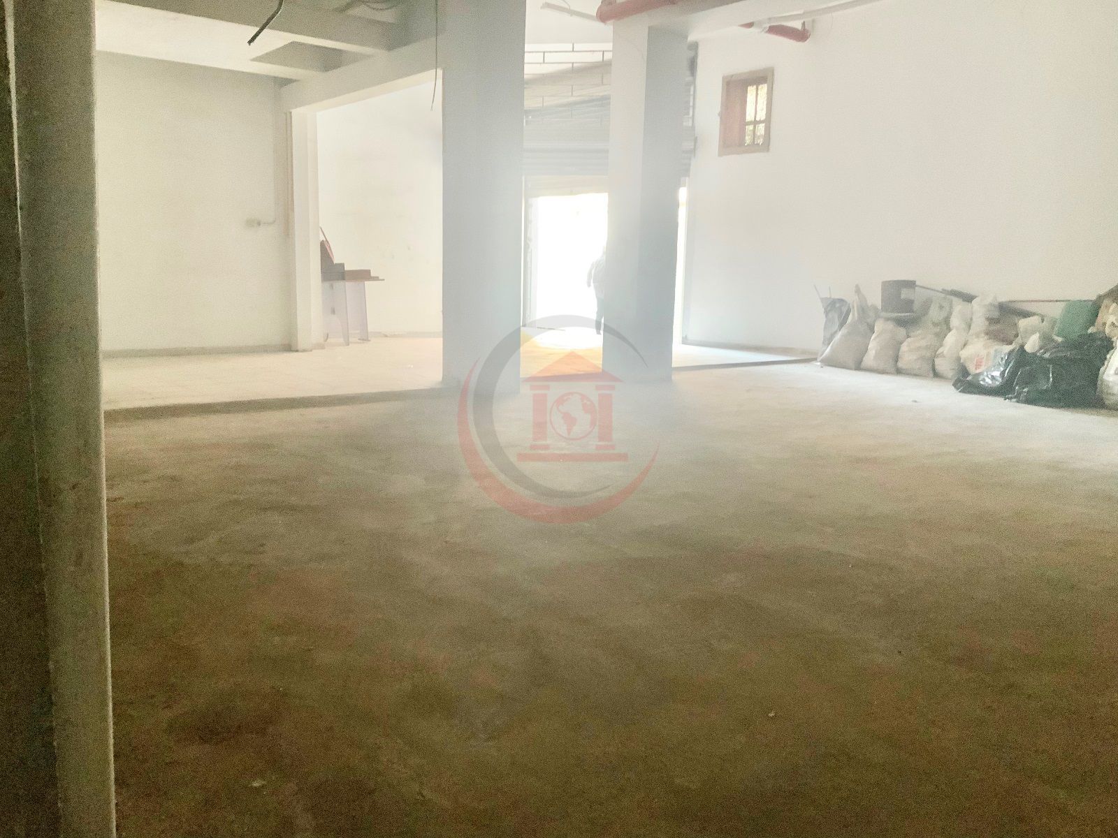 LOCAL MUY AMPLIO DE 245 m² CON GRANDES POSIBILIDADES EN BADALONA - Foto 12