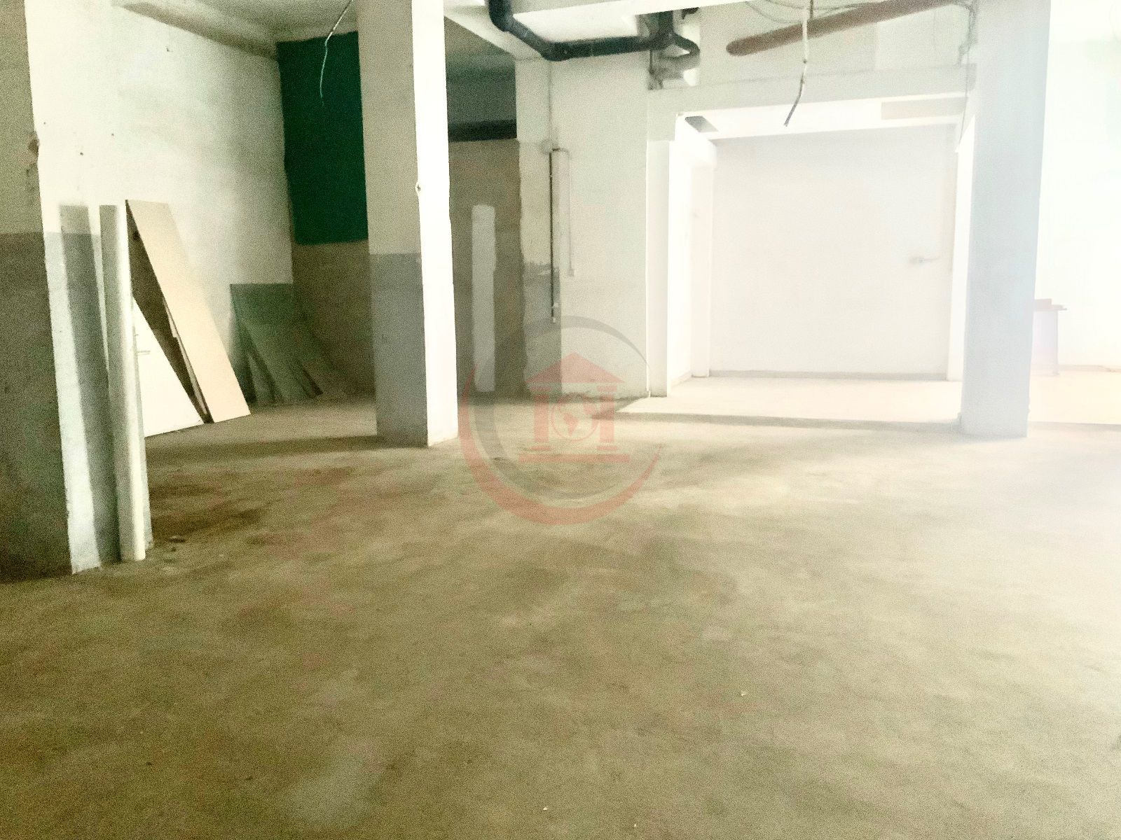 LOCAL MUY AMPLIO DE 245 m² CON GRANDES POSIBILIDADES EN BADALONA - Foto 14
