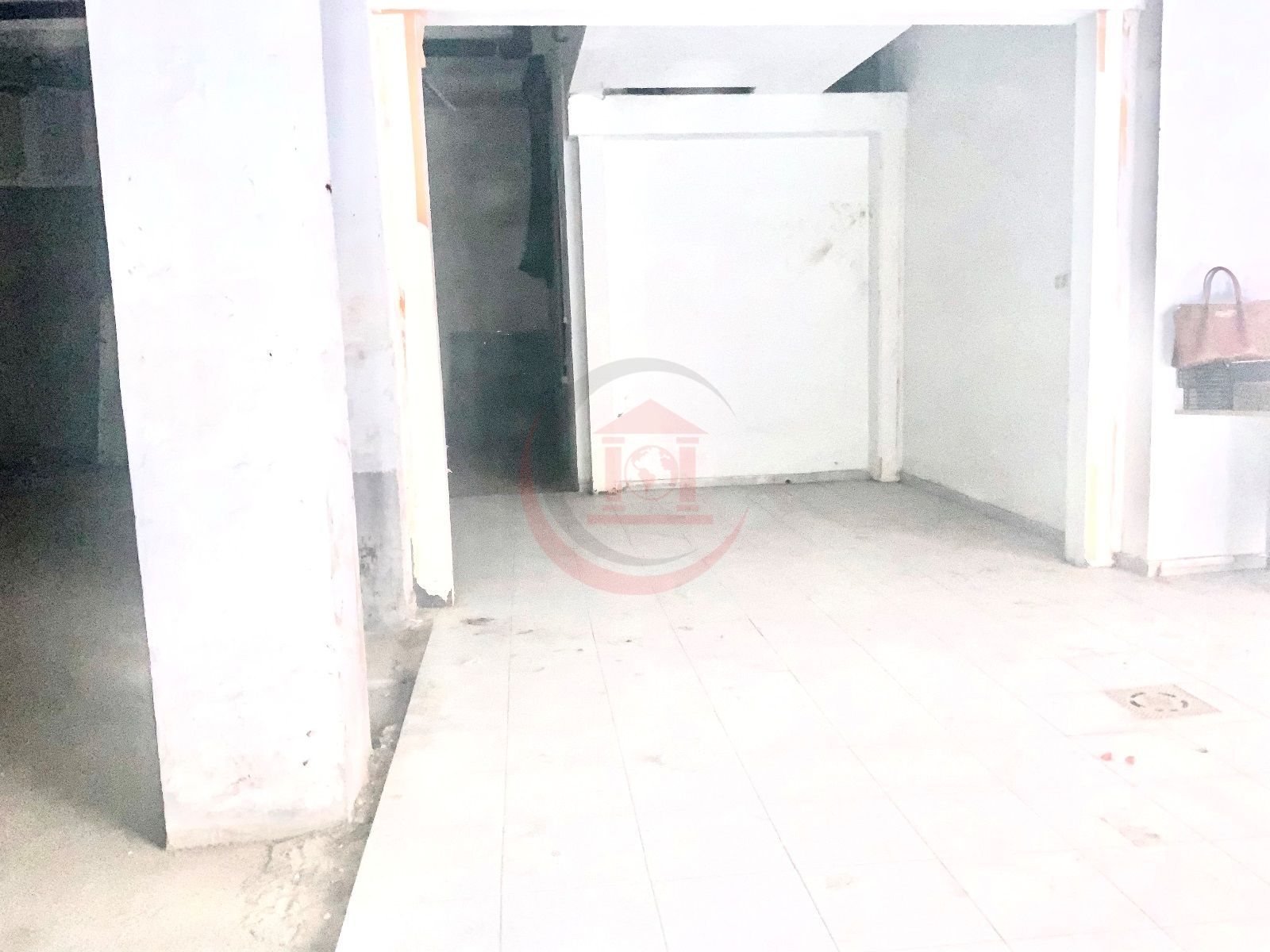LOCAL MUY AMPLIO DE 245 m² CON GRANDES POSIBILIDADES EN BADALONA - Foto 18