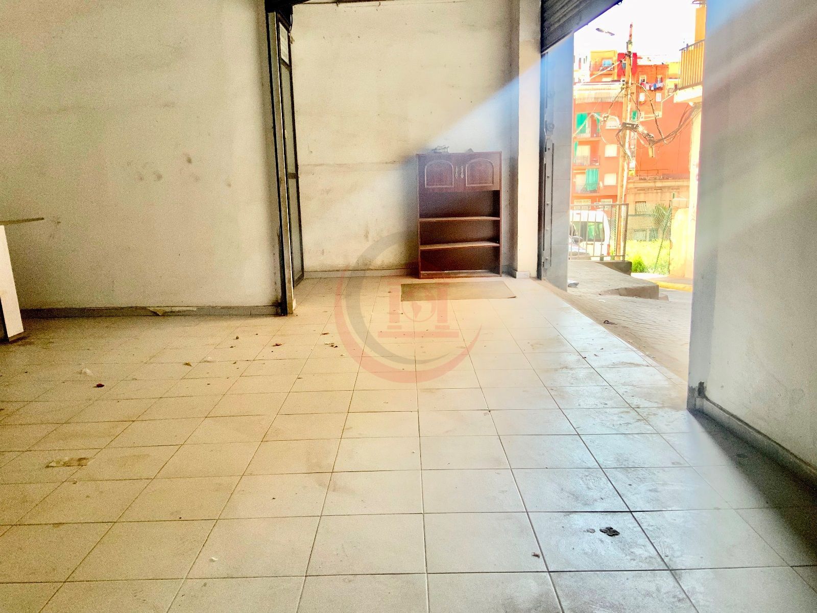 LOCAL MUY AMPLIO DE 245 m² CON GRANDES POSIBILIDADES EN BADALONA - Foto 19