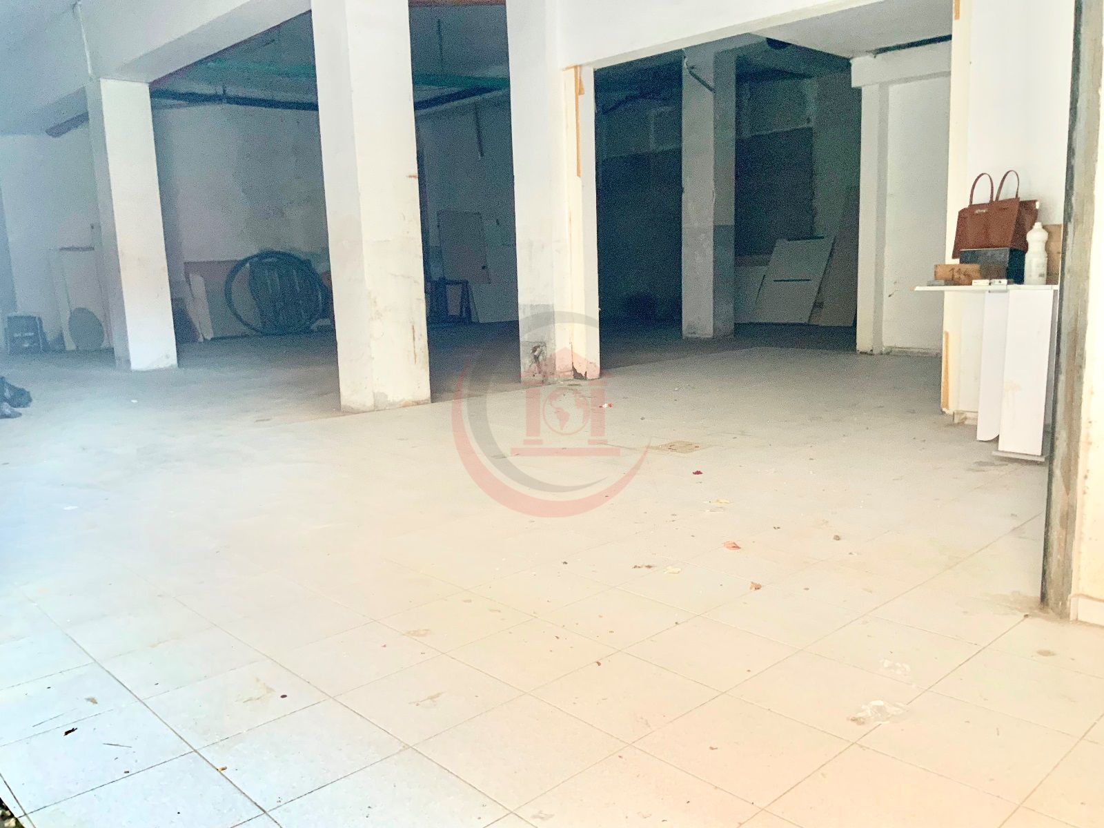 LOCAL MUY AMPLIO DE 245 m² CON GRANDES POSIBILIDADES EN BADALONA - Foto 20