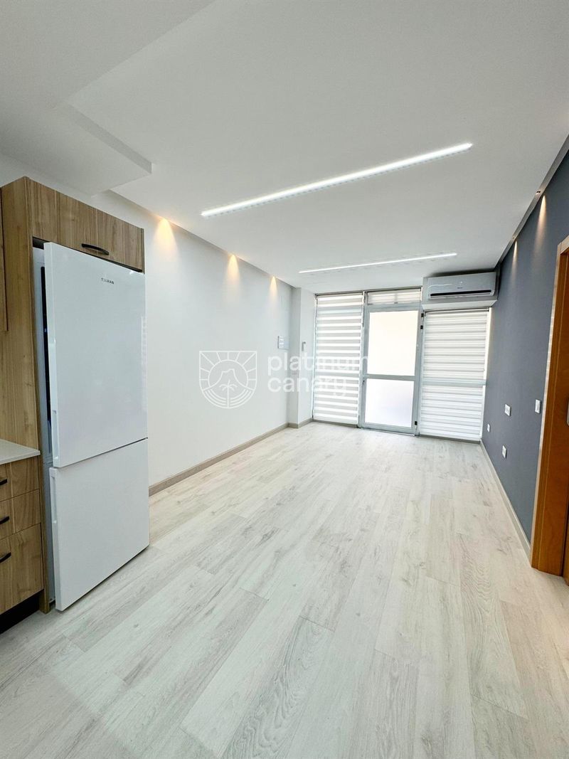 Geschäftsraum zu verkaufen Playa De Los Cristianos, Santa Cruz Tenerife. Ref: 2571. Platinum Canary