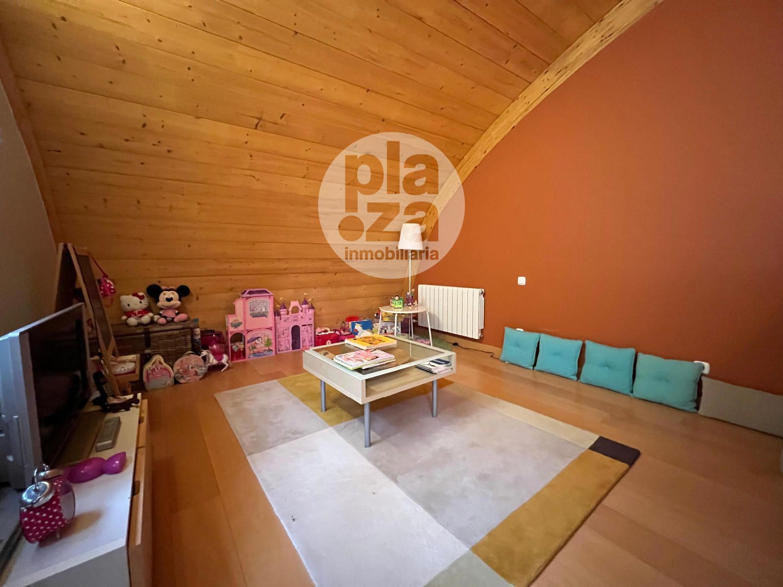 IMPRESIONANTE CHALET ADOSADO EN CALLE PORTOMARIN - BURGOS - Foto 37