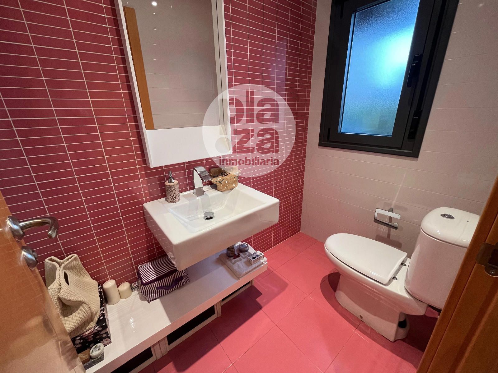 Baño - IMPRESIONANTE CHALET ADOSADO EN CALLE PORTOMARIN - BURGOS