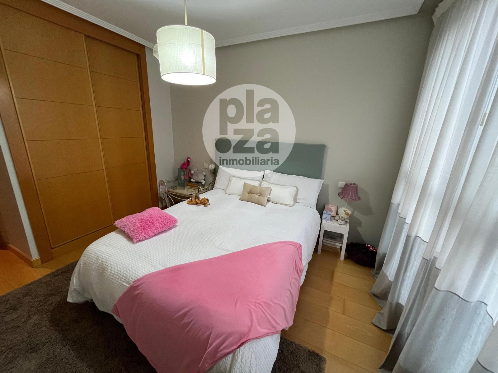 Habitación - IMPRESIONANTE CHALET ADOSADO EN CALLE PORTOMARIN - BURGOS