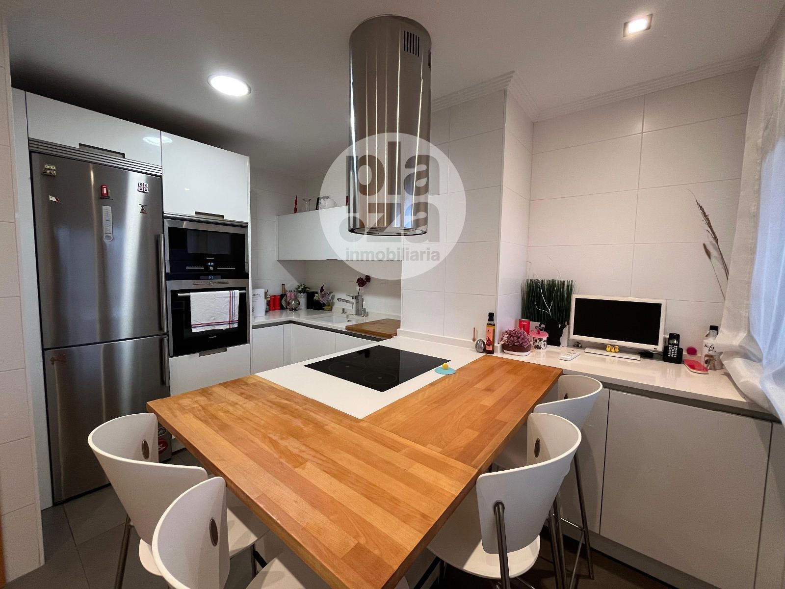 Cocina - IMPRESIONANTE CHALET ADOSADO EN CALLE PORTOMARIN - BURGOS