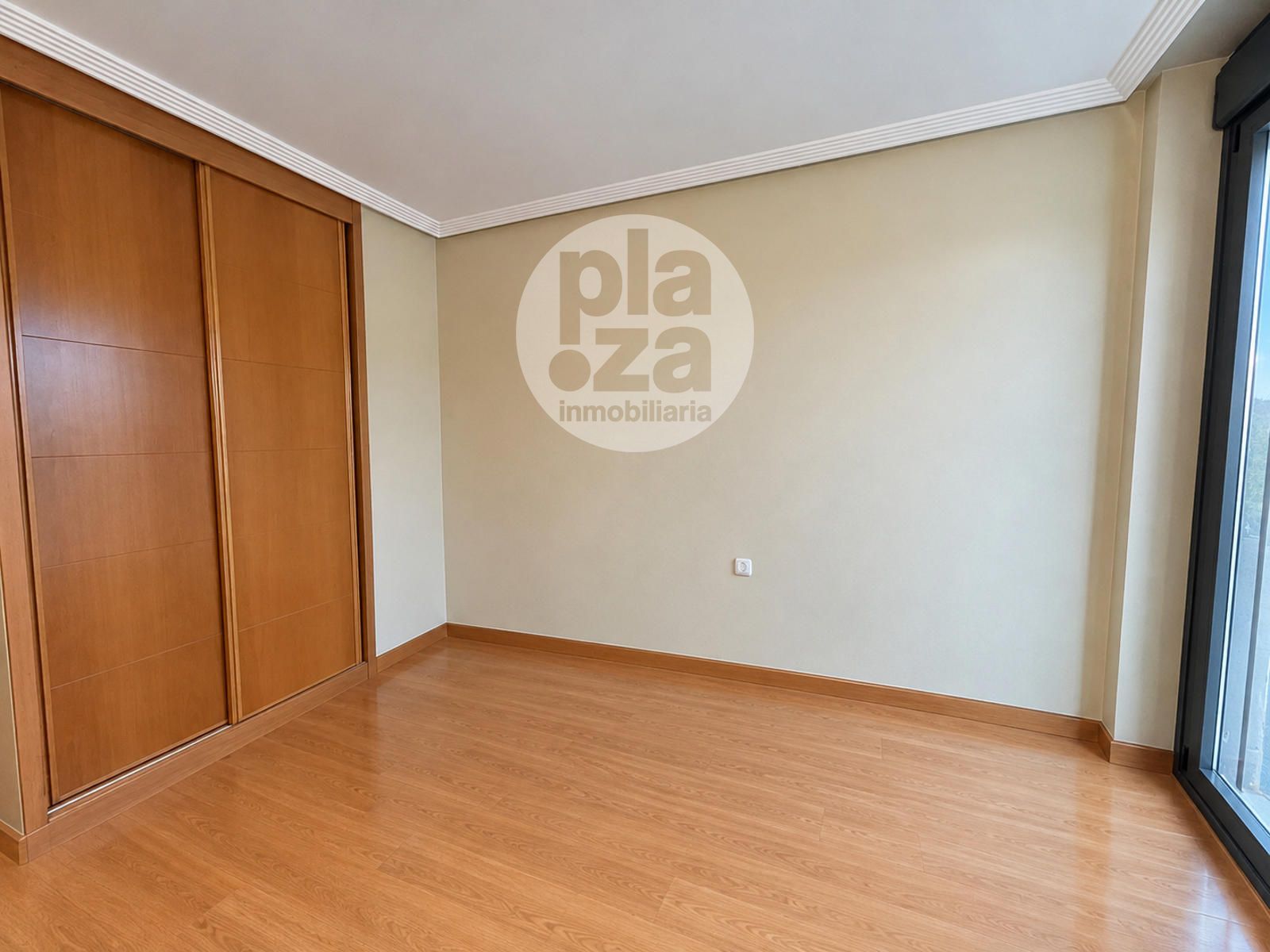 Habitación - IMPRESIONANTE CHALET ADOSADO EN CALLE PORTOMARIN - BURGOS