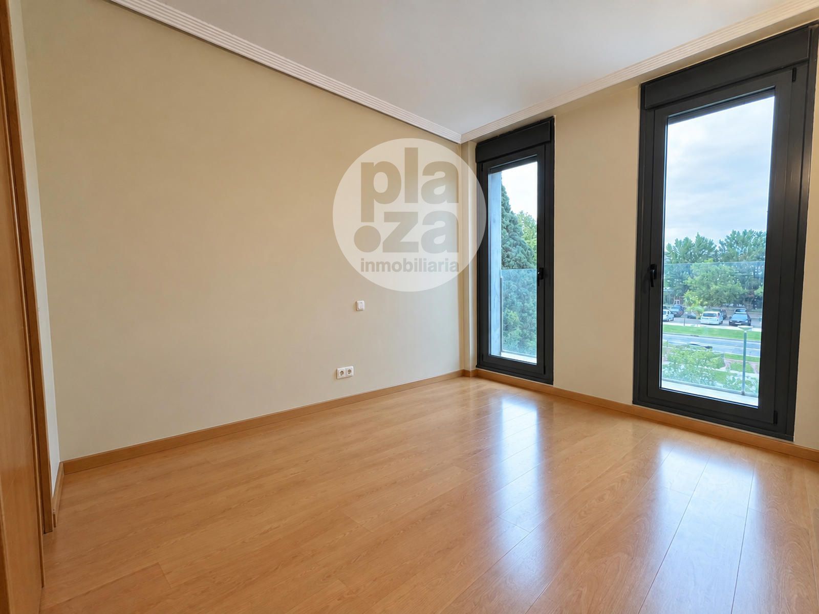 Habitación - IMPRESIONANTE CHALET ADOSADO EN CALLE PORTOMARIN - BURGOS
