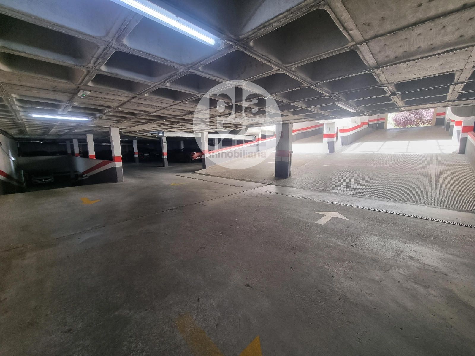 Se vende amplia plaza de garaje situada en la calle Juan de Padilla - Foto 7