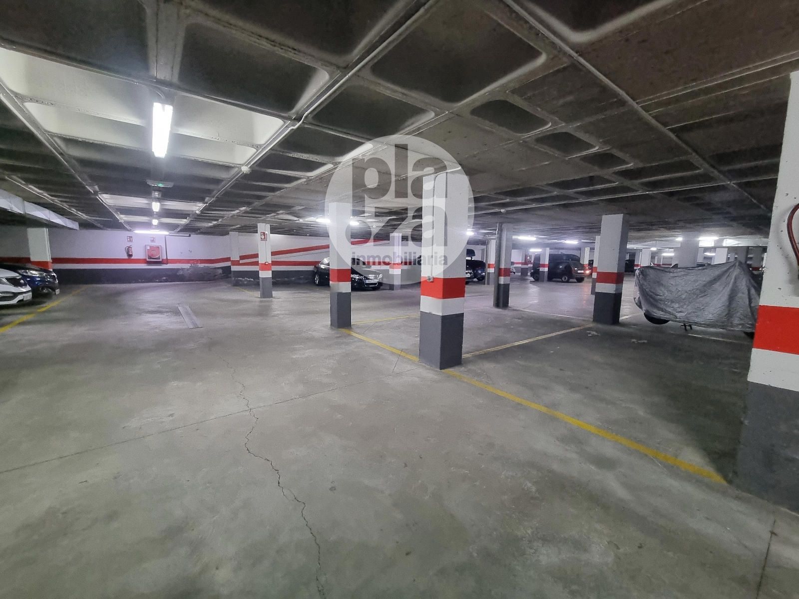 Se vende amplia plaza de garaje situada en la calle Juan de Padilla - Foto 4