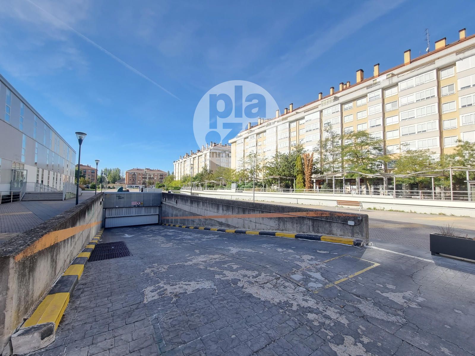 ¡OPORTUNIDAD EN GAMONAL! DOS AMPLIAS PLAZAS DE GARAJE EN PARQUE FÉLIX - Foto 1