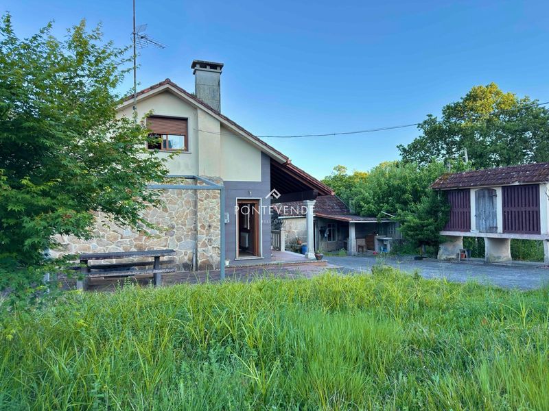 Chalet Independiente en venta Pontevedra. Ref: 1869. Pontevende