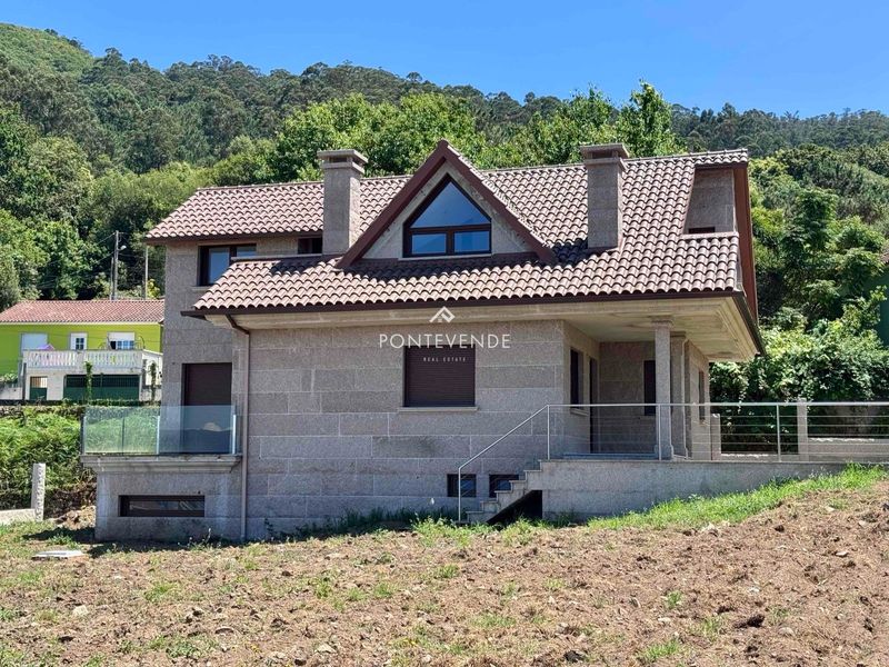Chalet Independiente en venta Marin, Pontevedra. Ref: 3722. Pontevende