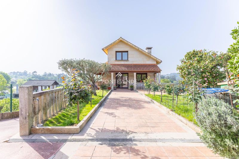 Chalet Independiente en venta Pontevedra. Ref: 4993. Pontevende