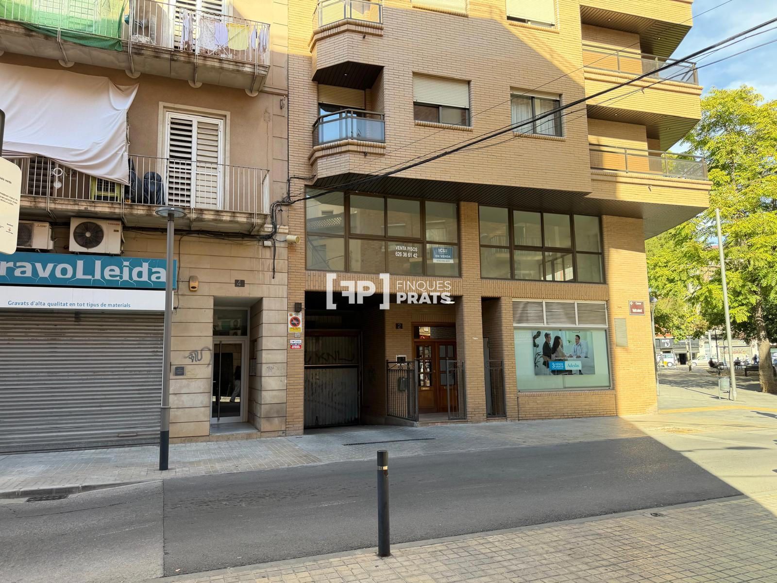Plaza de aparcamiento en venta en Zona Alta – Calle Vallcalent - Foto 6