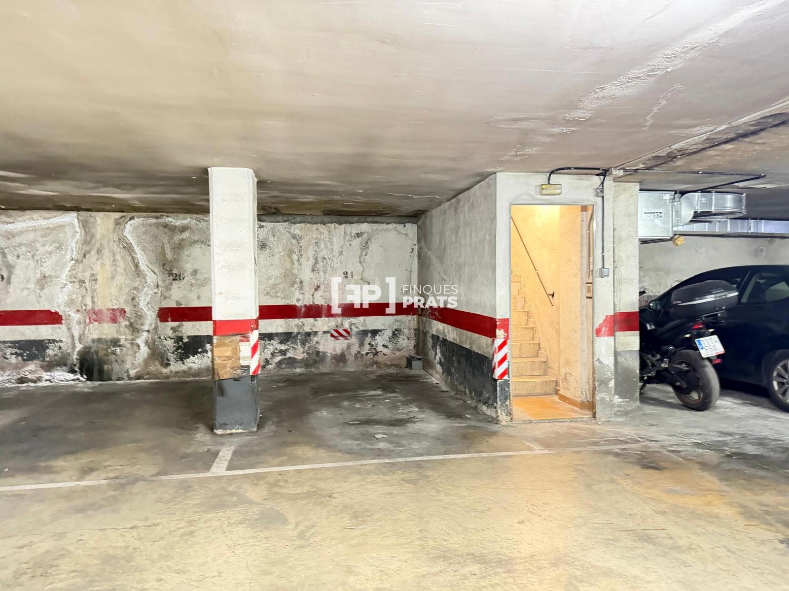 Plaza de aparcamiento en venta en Zona Alta – Calle Vallcalent - Foto 5