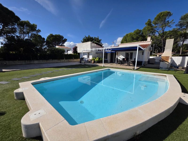 Detached house for sale L