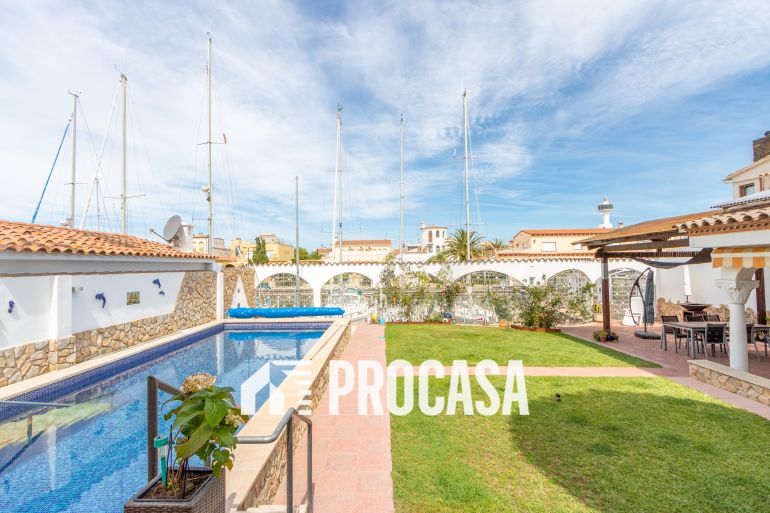 Maison de Ville en vente Empuriabrava, Girona. Ref: 1713. FINCAS PROCASA