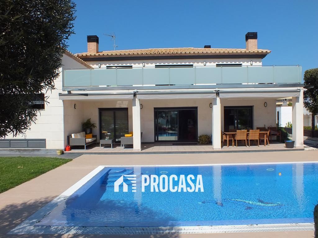 Maison de Ville en vente Roses, Girona. Ref: 2425. FINCAS PROCASA